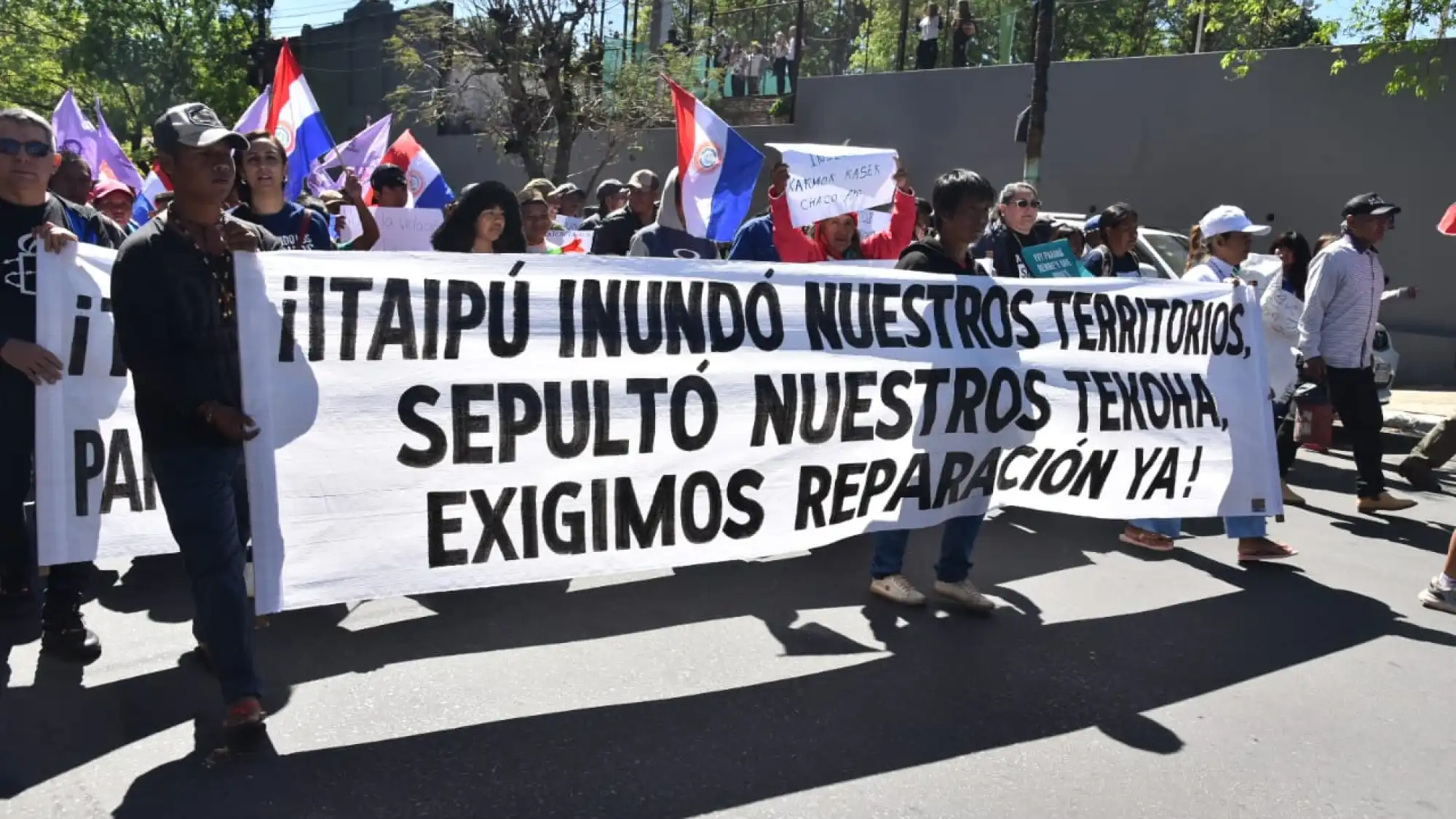 UH: Indígenas desterrados por Itaipú exigen reparación y llevarán reclamo a la COP30